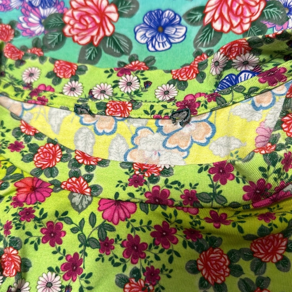 Johnny Was Rainbow Field Favorite Crew Size M - Picture 5 of 5
